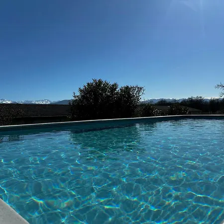 With Pyrenees View Near Foix Dom wakacyjny Cassagne