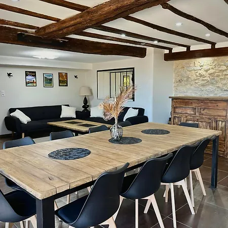 With Pyrenees View Near Foix Dom wakacyjny Cassagne