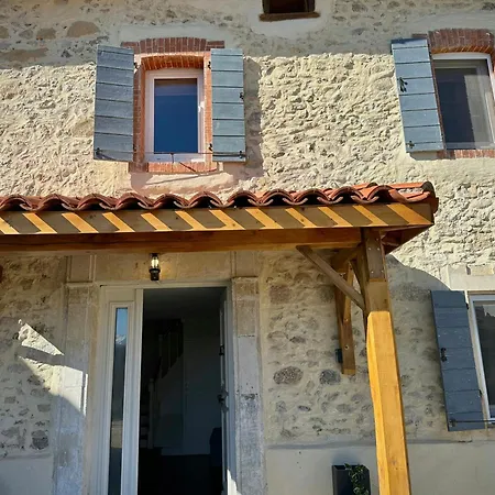 With Pyrenees View Near Foix Semesterbostad *