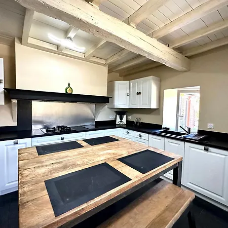 With Pyrenees View Near Foix Semesterbostad *