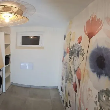 With Pyrenees View Near Foix Dom wakacyjny Cassagne