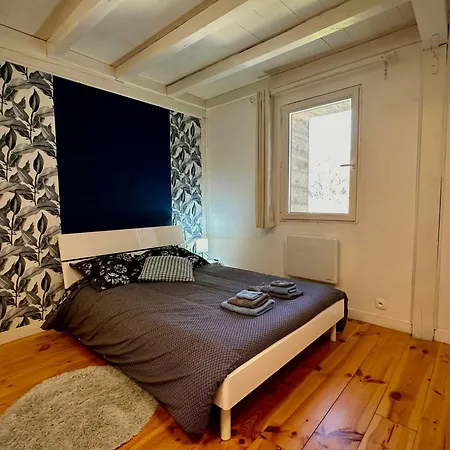 With Pyrenees View Near Foix Dom wakacyjny