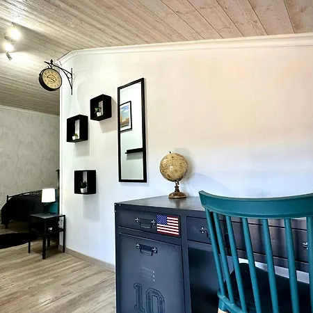 With Pyrenees View Near Foix Cassagne