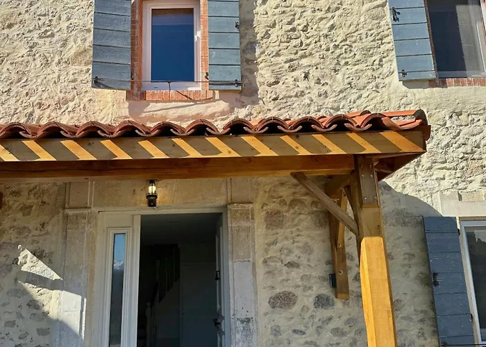 With Pyrenees View Near Foix 펜션 *