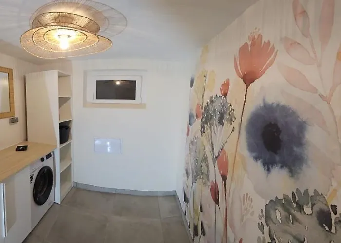 With Pyrenees View Near Foix 펜션 Cassagne