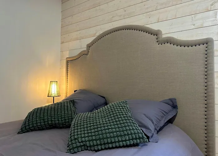 With Pyrenees View Near Foix 펜션 Cassagne